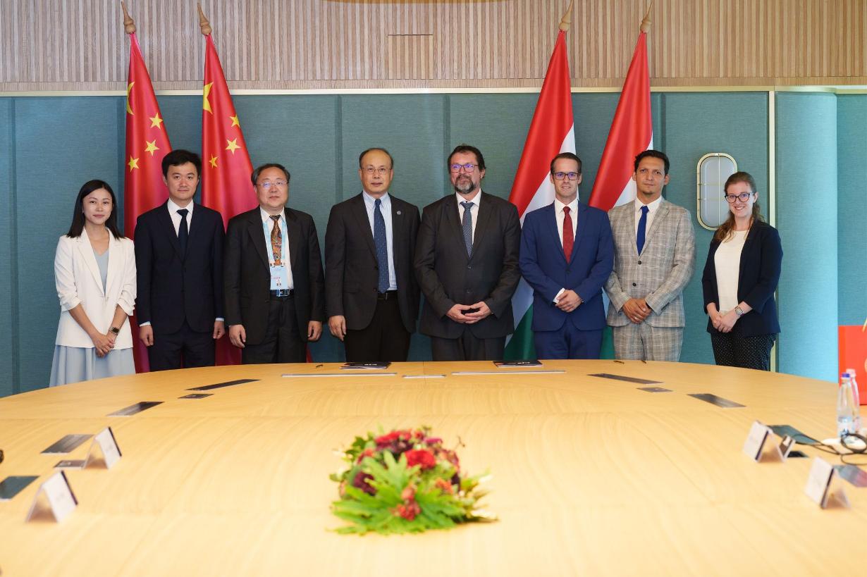 Fudan Egyetem és a NJE kecskeméti döntője