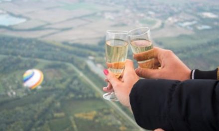 Hányan vehetnek részt egy hőlégballonos sétarepülésen?