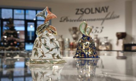 Karácsonyi elegancia Zsolnay-módra