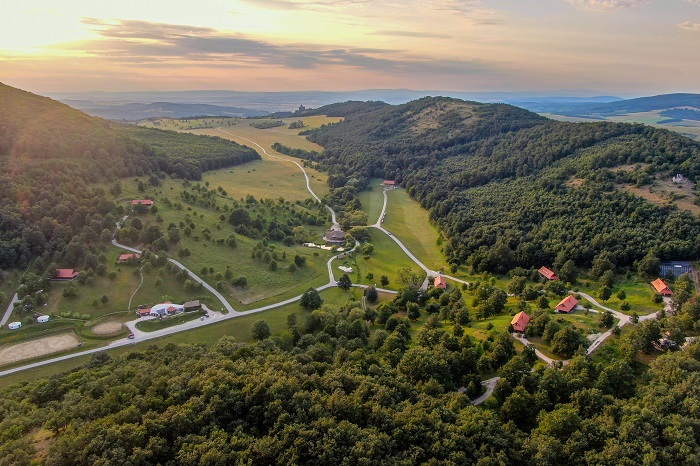 Designjurta a Cserhát szívében