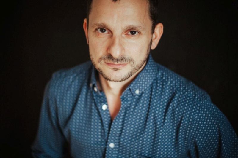 Aczél Gergő: Hátsó színpad – KÖNYVESPOLC