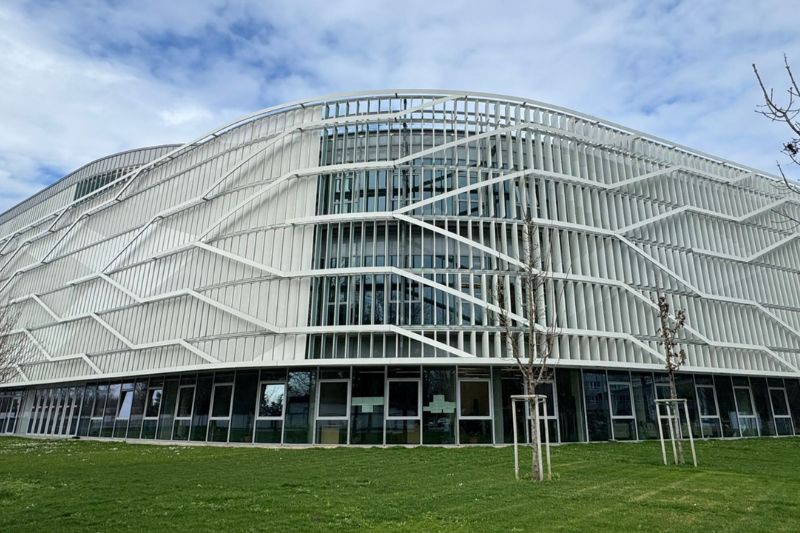 Stabil növekedés és bérfejlesztés a NJE-n