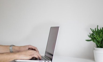 Vállalati laptopok: Miért ezek a cégek kedvencei, és hogyan juthatunk hozzájuk kedvező áron?