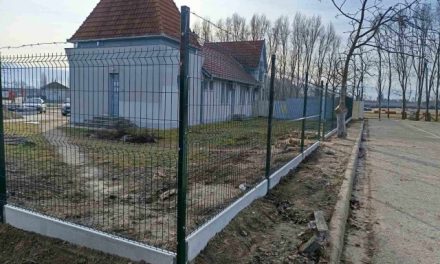 Új kerítés a Szent László körúti vásártéren