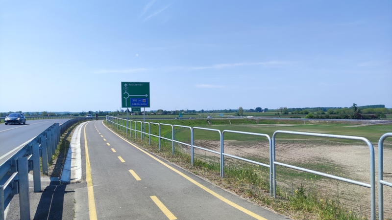 Kipróbáltuk az új kerékpárutat Kecskemét és Nagykőrös között