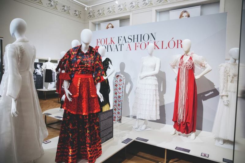 Folk Fashion – Divat a folklór – Hagyományok Háza