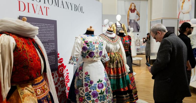 Folk Fashion – Divat a folklór - Hagyományok Háza