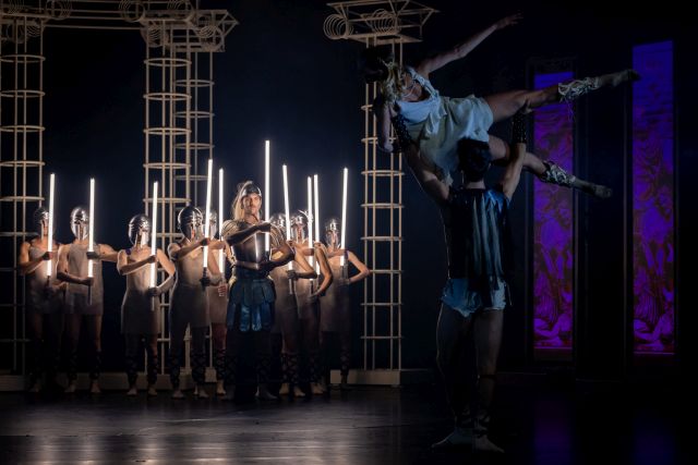 A Bajazzók különös világa és Spartacus megrendítő története a kecskeméti teátrum színpadán