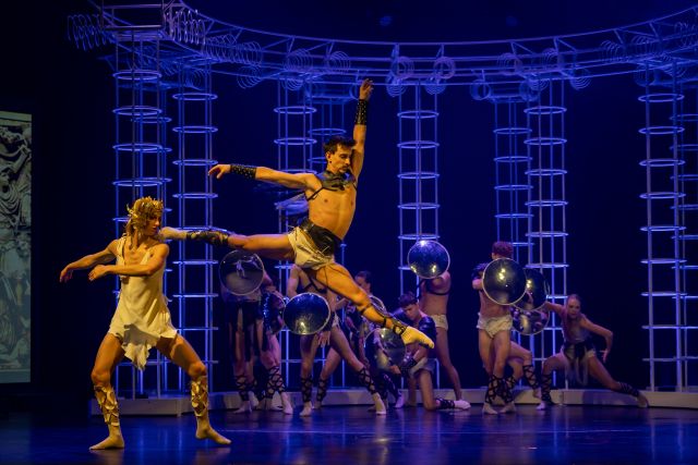 A Bajazzók különös világa és Spartacus megrendítő története a kecskeméti teátrum színpadán