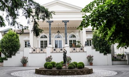 Scharioth Birtok – Rhédey Claudia terem