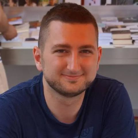 Rojik Tamás: Vér, víz, oroszlánsörény – Könyvespolc