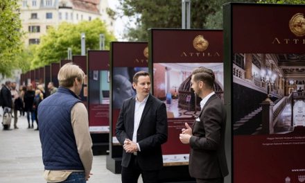 Szabadtéri Attila-kiállítás a Millenárison…