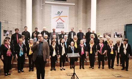 A Fővárosi Énekkar koncertje a kecskeméti könyvtárban