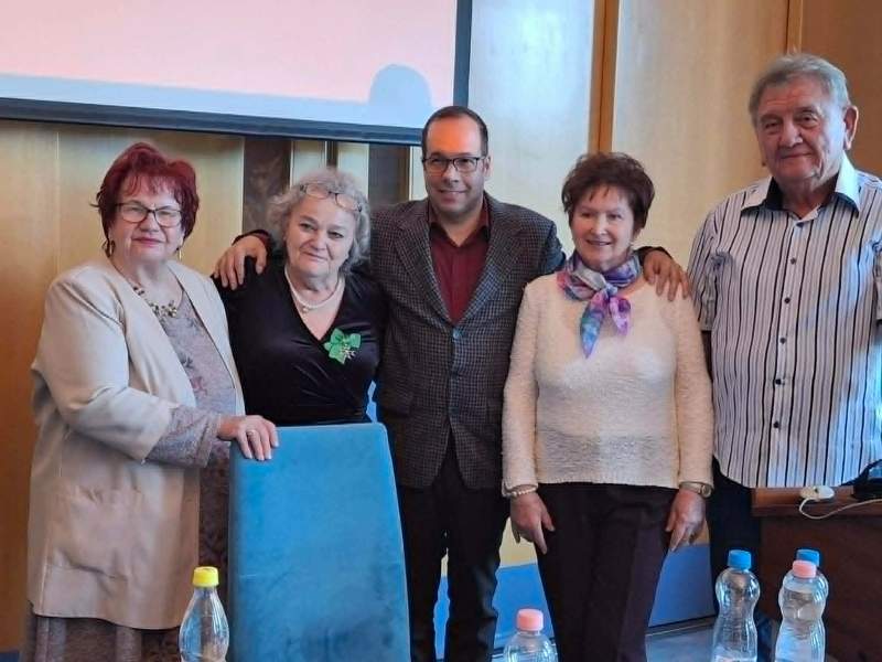 Szedő Tibor paralimpikon úszó, költő Kecskeméten